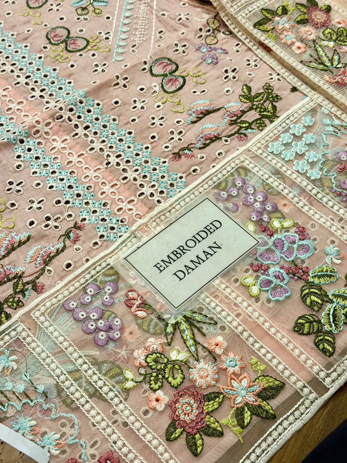 Mahnur unstitched